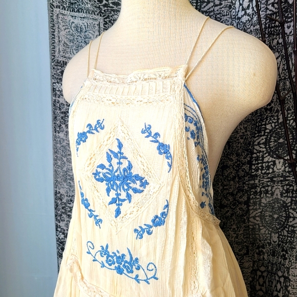 FREE PEOPLE...STUNNING DRESS - Picture 2 of 8